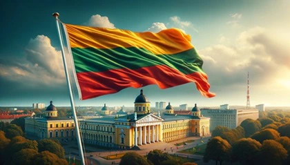 Bandiera della Lituania sventolante e l'UniversitÃ  di Vilnius nella capitale