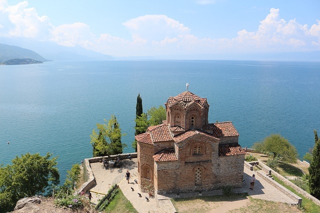 Chiesa in Macedonia, lago, panorama.
