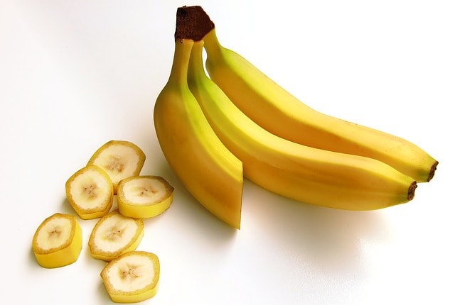 Banane, banana tagliata a fette, giallo, potassio.