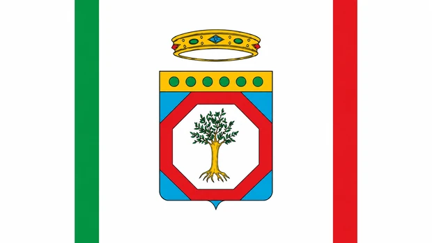 Bandiera della Regione Puglia con stemma centrale, bande verticali verdi e rosse e sfondo bianco