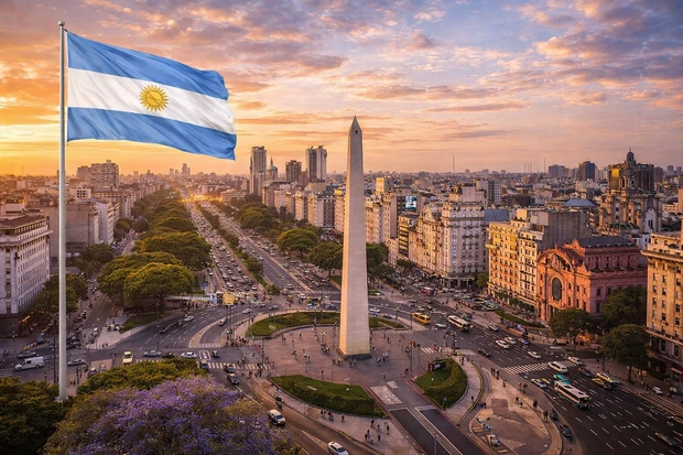 Buenos Aires, capitale dell’Argentina, con l’Obelisco, il centro città e la bandiera nazionale