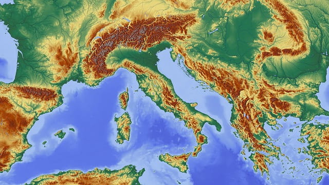Mappa in rilievo, altimetria Italia. Quiz geografia fisica dell'Italia.